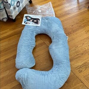 New Sealed Chilling Home Multifunction U Shaped Pregnancy Pillow